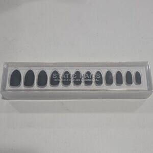 Static Nails Black Reusable Press-On Manicures
